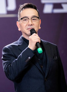 裘耀明(张晨光饰演)
