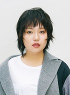 小桃(李雪琴饰演)